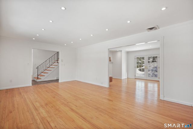 39 McIntosh Road, Stamford, CT 06903