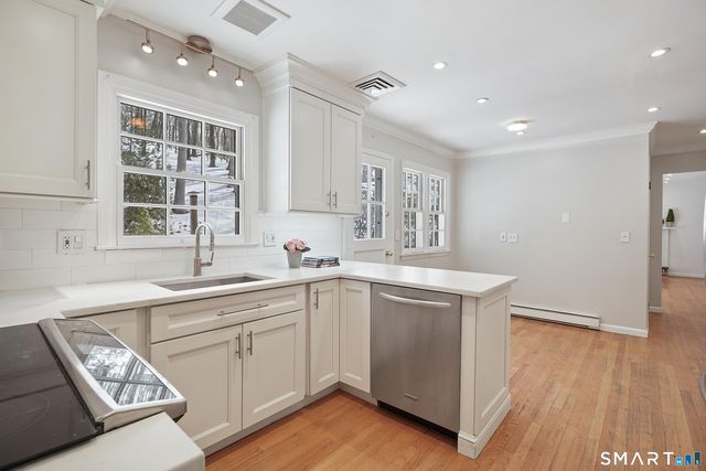 39 McIntosh Road, Stamford, CT 06903