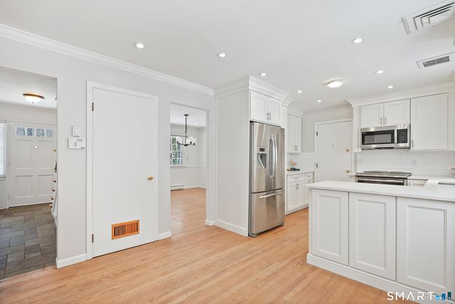 39 McIntosh Road, Stamford, CT 06903