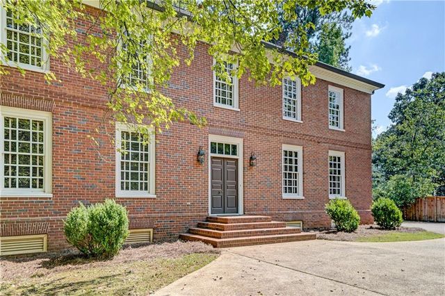 1740 Highgrove Club Drive, Milton, GA 30004