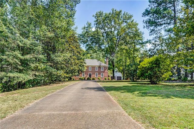 1740 Highgrove Club Drive, Milton, GA 30004