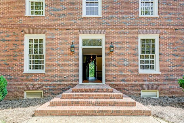 1740 Highgrove Club Drive, Milton, GA 30004