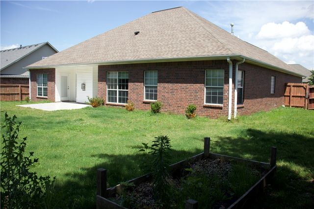 3902 SW Blackberry Street, Bentonville, AR 72713