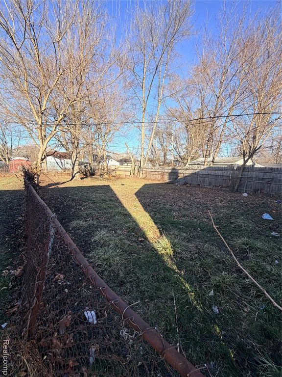 8277 Stout Street, Detroit, MI 48228