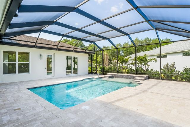 236 Oak Hammock Circle SW, Vero Beach, FL 32962