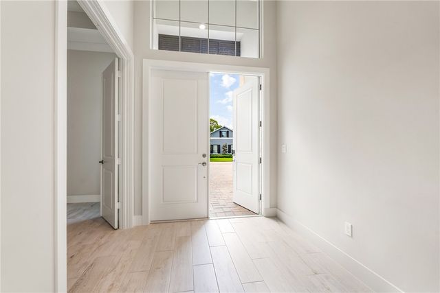 236 Oak Hammock Circle SW, Vero Beach, FL 32962