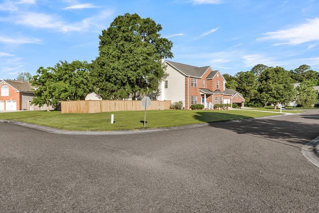 319 Lindrick Court, Charleston, SC 29414
