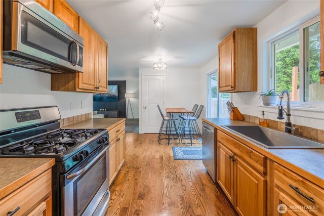 16925 SE 252nd Place, Covington, WA 98042