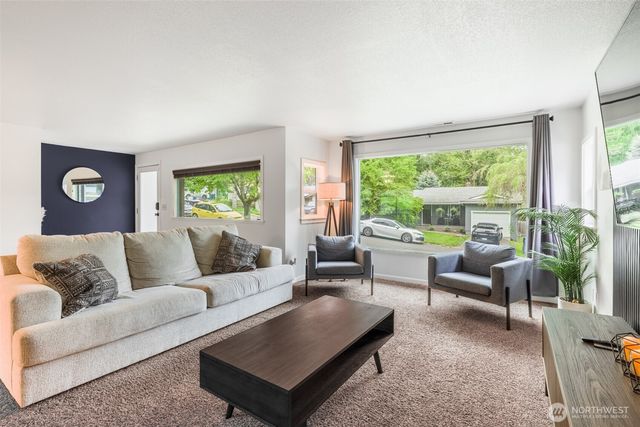 16925 SE 252nd Place, Covington, WA 98042