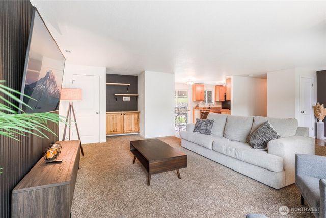 16925 SE 252nd Place, Covington, WA 98042