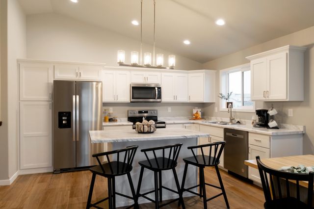 6422 82nd Avenue S, Horace, ND 58047