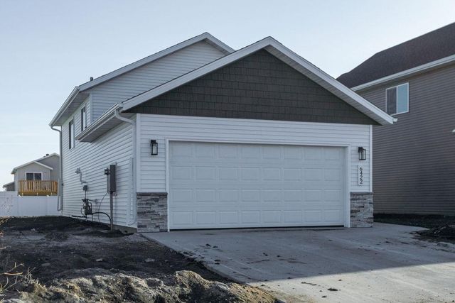 6422 82nd Avenue S, Horace, ND 58047