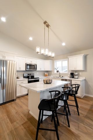 6422 82nd Avenue S, Horace, ND 58047