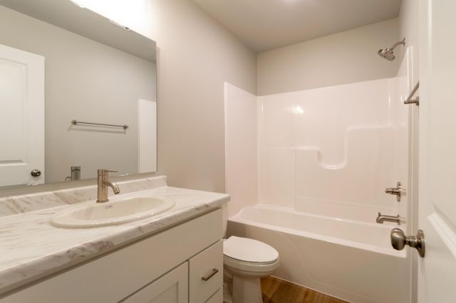 6422 82nd Avenue S, Horace, ND 58047