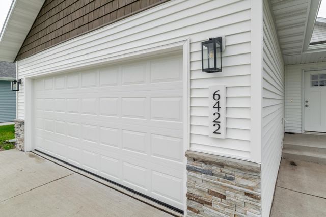 6422 82nd Avenue S, Horace, ND 58047