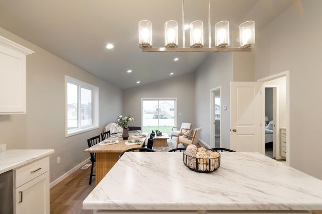 6422 82nd Avenue S, Horace, ND 58047