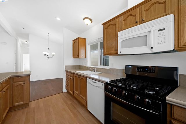 1200 W Winton Ave SPC 86, Hayward, CA 94545