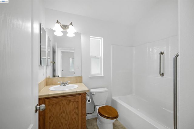 1200 W Winton Ave SPC 86, Hayward, CA 94545