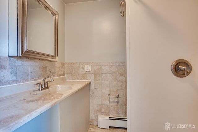 228 Oneida Place, North Plainfield, NJ 07060