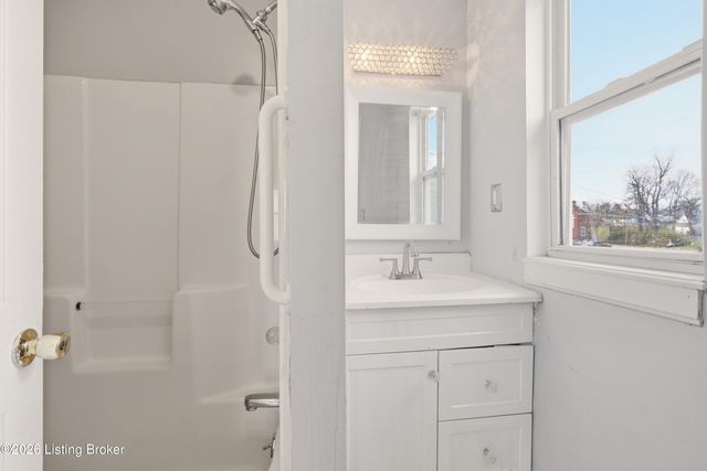 1347 S 28th St, Louisville, KY 40211