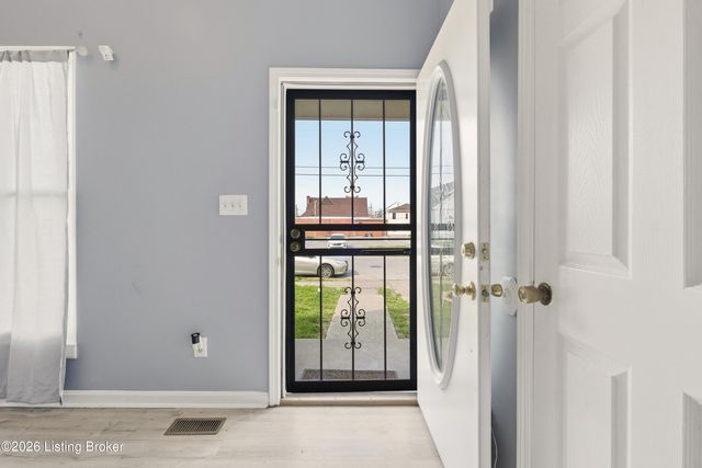 1347 S 28th St, Louisville, KY 40211