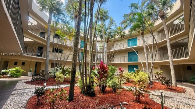 5190 Las Verdes Cir 115, Delray Beach, FL 33484
