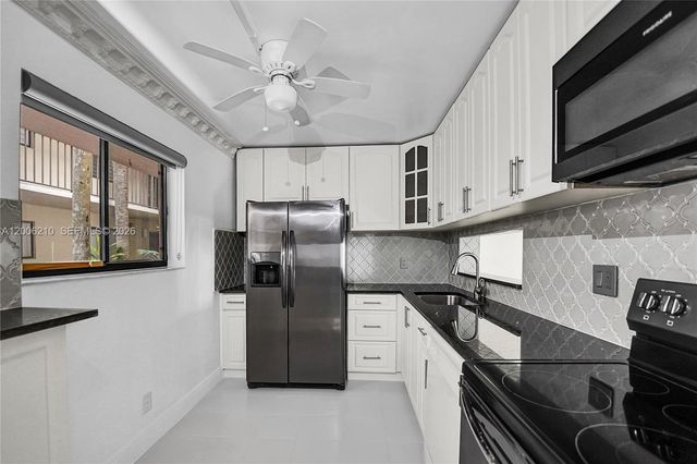 5190 Las Verdes Cir 115, Delray Beach, FL 33484