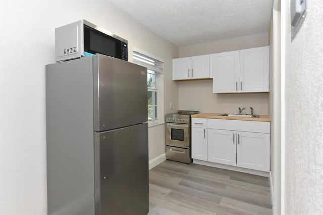 605 N Federal Highway 7, Lake Worth Beach, FL 33460