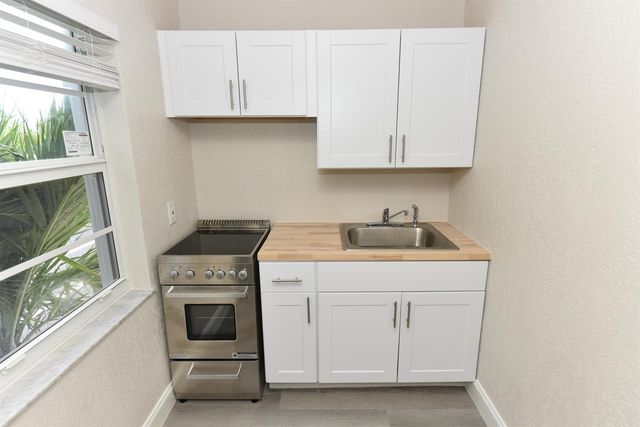605 N Federal Highway 7, Lake Worth Beach, FL 33460