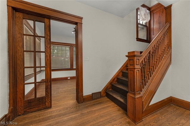 15242 Lake Shore Boulevard, Cleveland, OH 44110