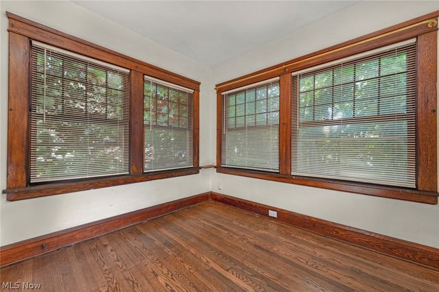 15242 Lake Shore Boulevard, Cleveland, OH 44110