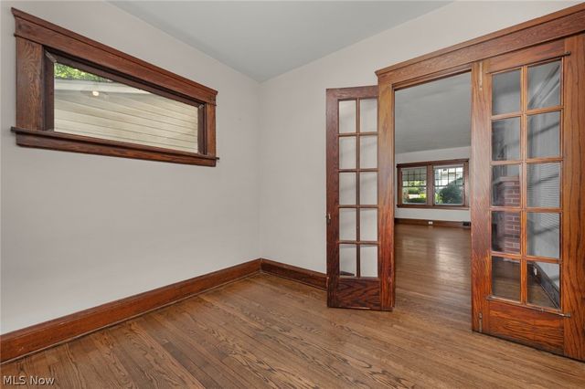 15242 Lake Shore Boulevard, Cleveland, OH 44110