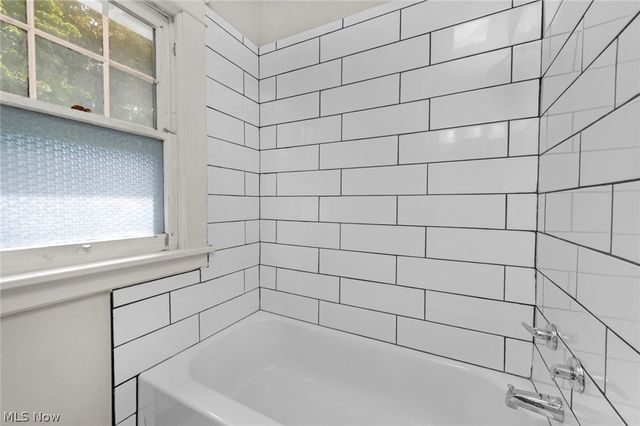 15242 Lake Shore Boulevard, Cleveland, OH 44110