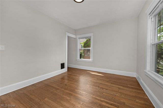 15242 Lake Shore Boulevard, Cleveland, OH 44110