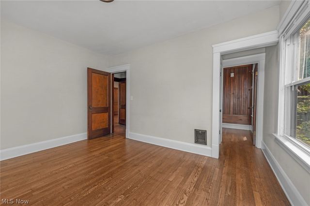 15242 Lake Shore Boulevard, Cleveland, OH 44110