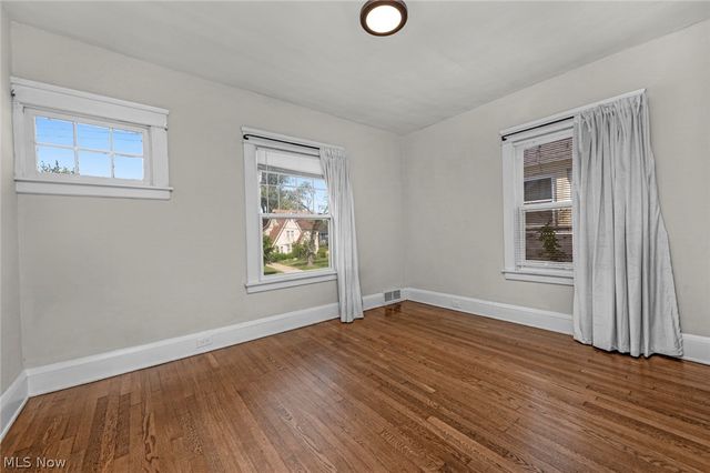 15242 Lake Shore Boulevard, Cleveland, OH 44110