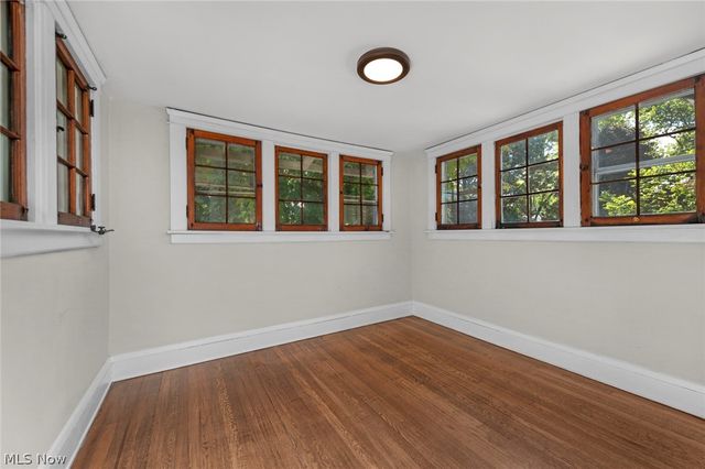 15242 Lake Shore Boulevard, Cleveland, OH 44110
