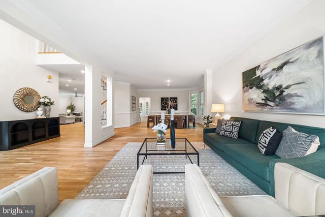 10324 REGENCY STATION DR, Fairfax Station, VA 22039