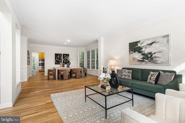 10324 REGENCY STATION DR, Fairfax Station, VA 22039