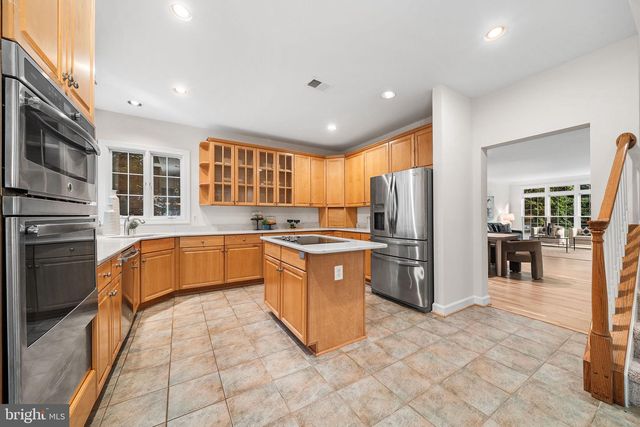 10324 REGENCY STATION DR, Fairfax Station, VA 22039