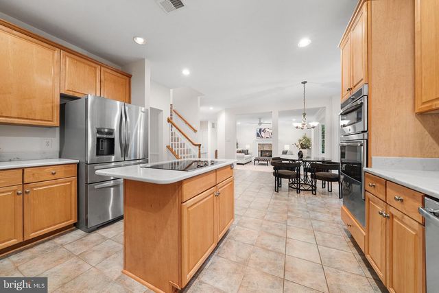 10324 REGENCY STATION DR, Fairfax Station, VA 22039