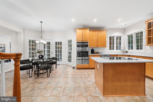 10324 REGENCY STATION DR, Fairfax Station, VA 22039