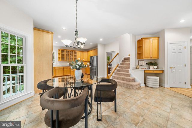10324 REGENCY STATION DR, Fairfax Station, VA 22039