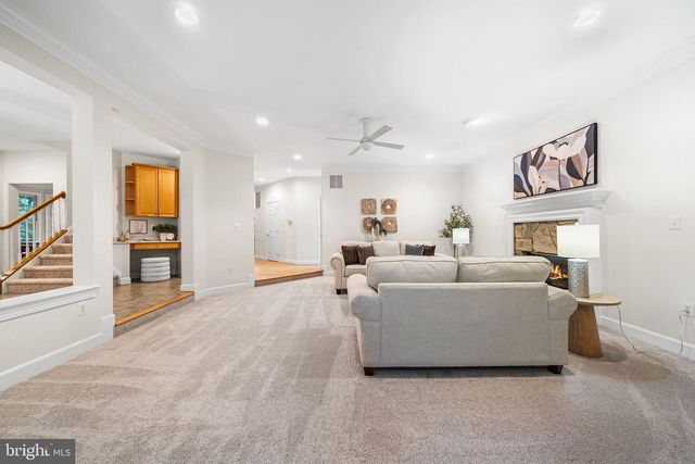 10324 REGENCY STATION DR, Fairfax Station, VA 22039
