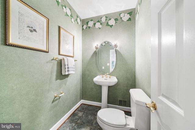 10324 REGENCY STATION DR, Fairfax Station, VA 22039
