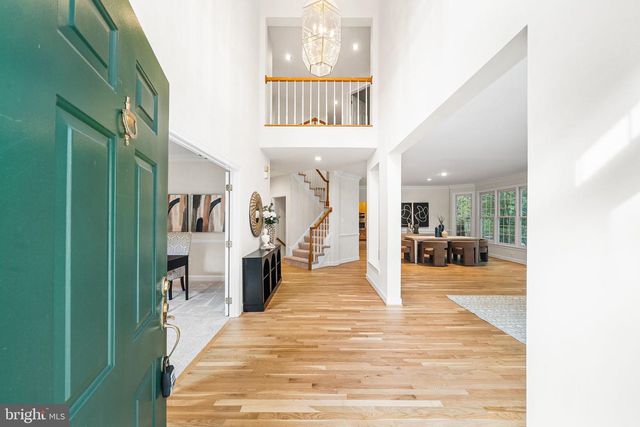 10324 REGENCY STATION DR, Fairfax Station, VA 22039