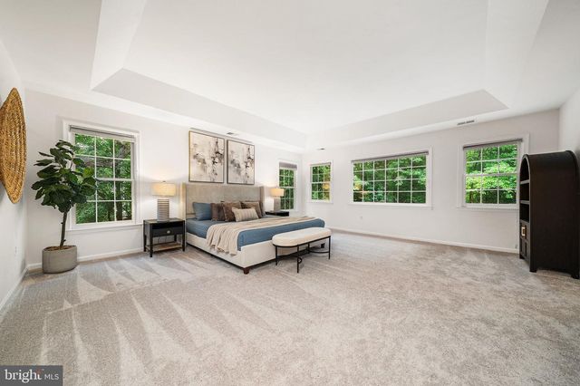 10324 REGENCY STATION DR, Fairfax Station, VA 22039