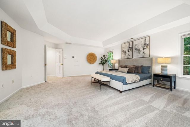 10324 REGENCY STATION DR, Fairfax Station, VA 22039