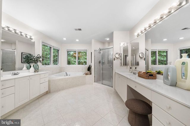 10324 REGENCY STATION DR, Fairfax Station, VA 22039