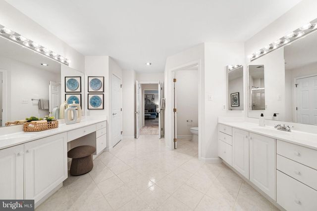10324 REGENCY STATION DR, Fairfax Station, VA 22039